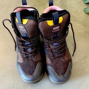 Vans ultrarange hiking boots